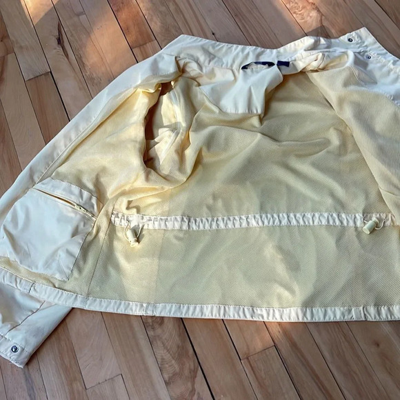 Izod buttercream mesh lined drawstring back convertible to vest golf jacket. Med - Picture 10 of 11